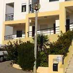 Nora לאגוּ‏ש